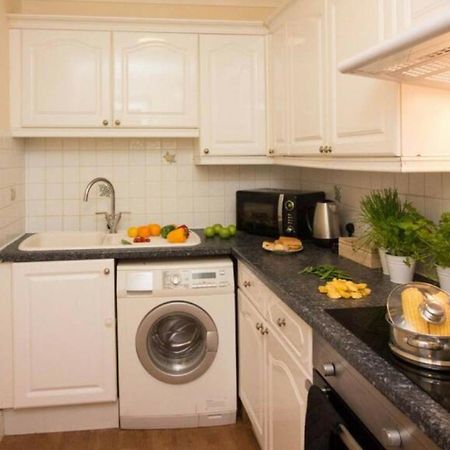 Stayzo Penthouse Accommodation 2- Premier Lodge Southampton Luaran gambar