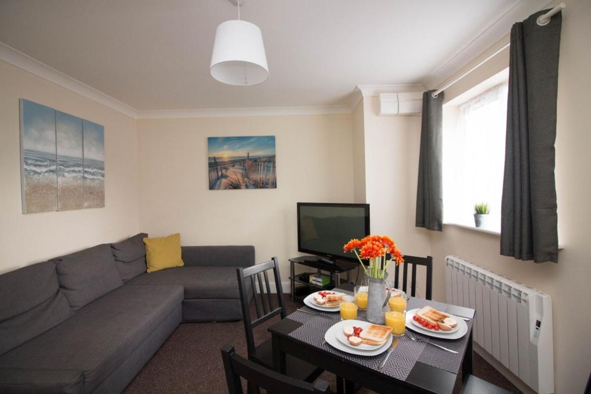 Stayzo Penthouse Accommodation 2- Premier Lodge Southampton Luaran gambar