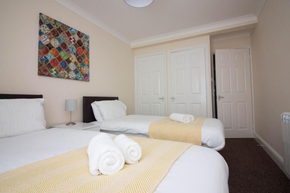 Stayzo Penthouse Accommodation 2- Premier Lodge Southampton Luaran gambar